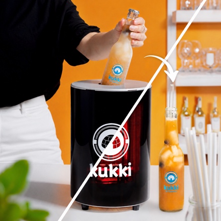 Zubereitung eines Kukki Cocktails im Kukki-Toaster